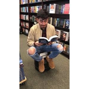 Meet your Posher, Neftali